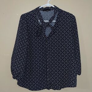 Adrienne Vittadini Navy and White Geometric printed Tie-Neck Blouse size M